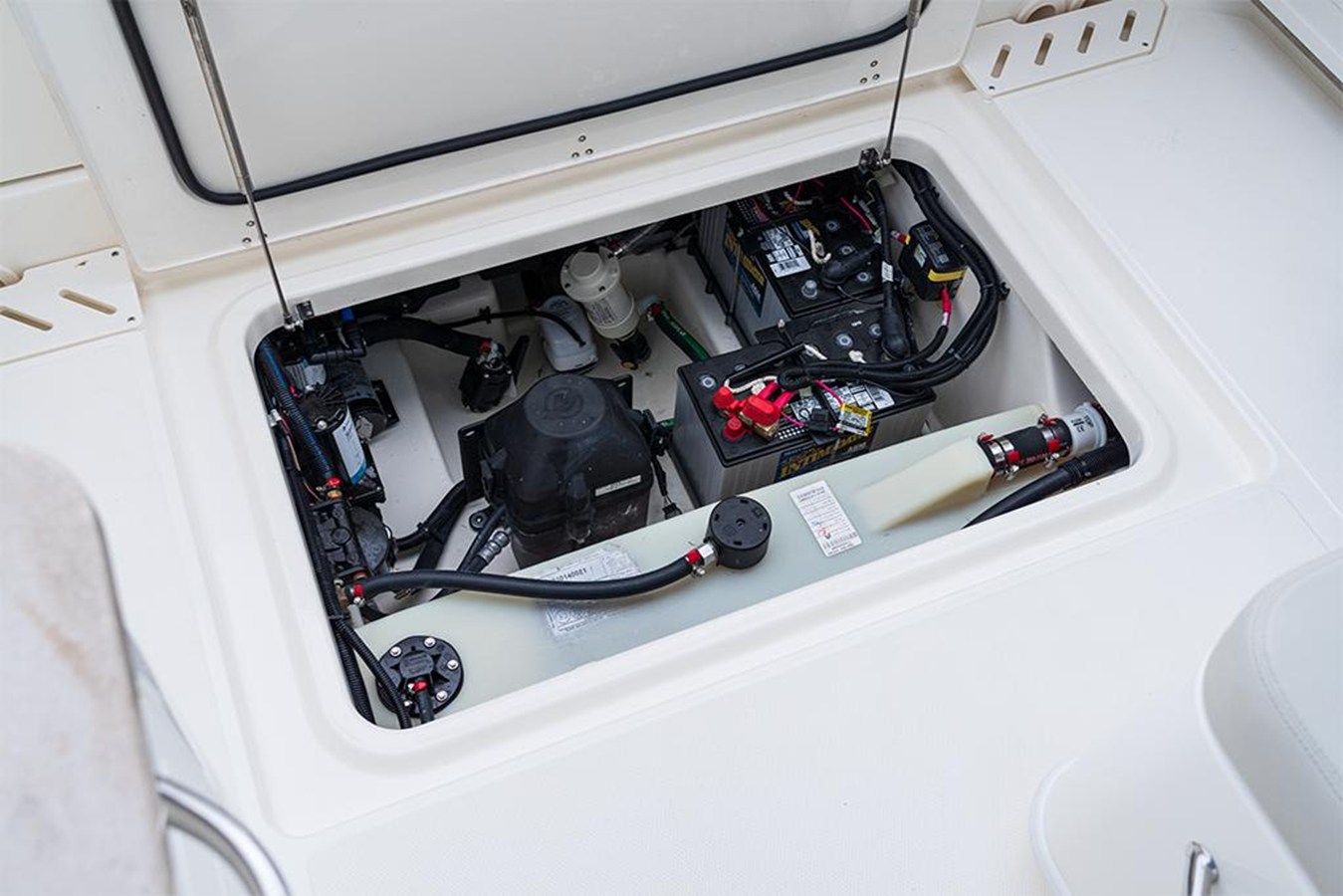 2027 Boston Whaler 240 Vantage 79