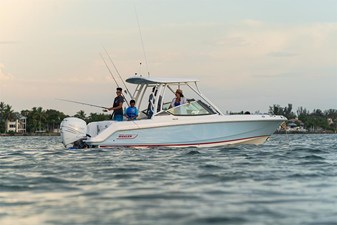 Boston Whaler 240 Vantage 18 2027 Boston Whaler 240 Vantage 19