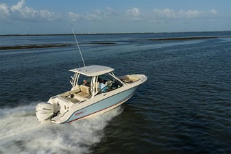 Boston Whaler 240 Vantage 22 2027 Boston Whaler 240 Vantage 23