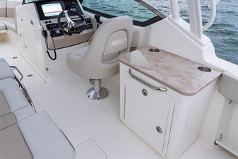 Boston Whaler 240 Vantage 27 2027 Boston Whaler 240 Vantage 28