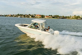 Boston Whaler 240 Vantage 43 2027 Boston Whaler 240 Vantage 44