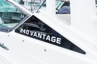 Boston Whaler 240 Vantage 93 2027 Boston Whaler 240 Vantage 94