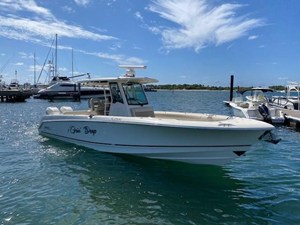 Boston Whaler 330 Outrage 2 2019 Boston Whaler 330 Outrage 3