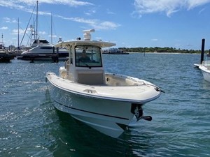 Boston Whaler 330 Outrage 4 2019 Boston Whaler 330 Outrage 5
