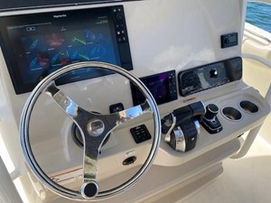 Boston Whaler 330 Outrage 17 2019 Boston Whaler 330 Outrage 18
