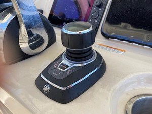 Boston Whaler 330 Outrage 18 2019 Boston Whaler 330 Outrage 19