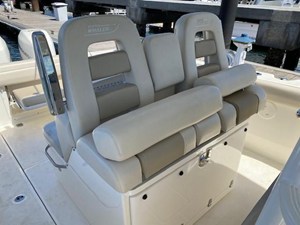Boston Whaler 330 Outrage 19 2019 Boston Whaler 330 Outrage 20