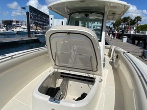 Boston Whaler 330 Outrage 21 2019 Boston Whaler 330 Outrage 22