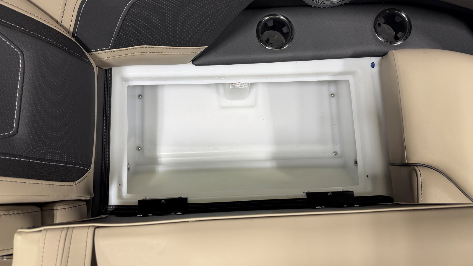 2027 Barletta CABRIO22UC 27