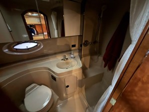 Cruisers Yachts 340 EXPRESS 19 2005 Cruisers Yachts 340 EXPRESS 20