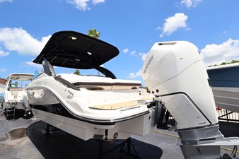 Sea Ray SLX 260 Outboard 5 2027 Sea Ray SLX 260 Outboard 6