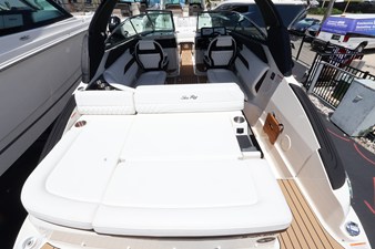 Sea Ray SLX 260 Outboard 8 2027 Sea Ray SLX 260 Outboard 9