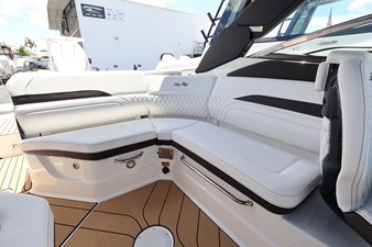 Sea Ray SLX 260 Outboard 11 2027 Sea Ray SLX 260 Outboard 12