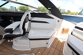 Sea Ray SLX 260 Outboard 12 2027 Sea Ray SLX 260 Outboard 13