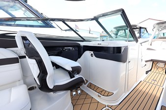 Sea Ray SLX 260 Outboard 20 2027 Sea Ray SLX 260 Outboard 21