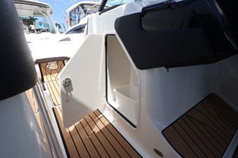 Sea Ray SLX 260 Outboard 25 2027 Sea Ray SLX 260 Outboard 26