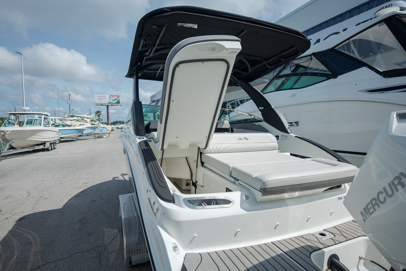 2027 Sea Ray SLX 260 Outboard 30