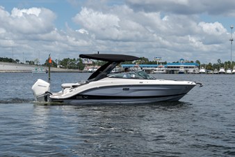 Sea Ray SLX 260 Outboard 4 2027 Sea Ray SLX 260 Outboard 5