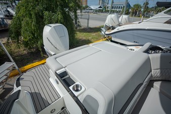 Sea Ray SLX 260 Outboard 25 2027 Sea Ray SLX 260 Outboard 27