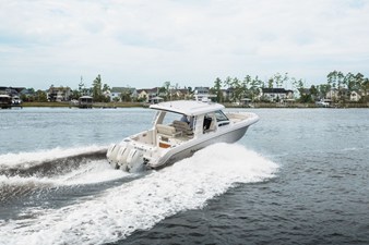 Boston Whaler 350 REALM 2 2021 Boston Whaler 350 REALM 3