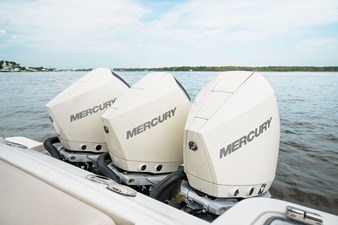 Boston Whaler 350 REALM 3 2021 Boston Whaler 350 REALM 4