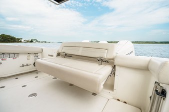 Boston Whaler 350 REALM 4 2021 Boston Whaler 350 REALM 5