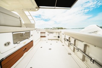 Boston Whaler 350 REALM 9 2021 Boston Whaler 350 REALM 10