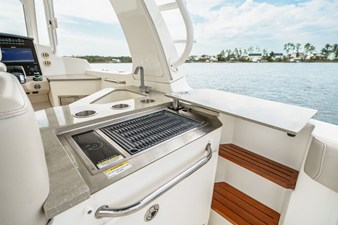 Boston Whaler 350 REALM 11 2021 Boston Whaler 350 REALM 12