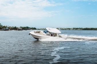 Boston Whaler 350 REALM 24 2021 Boston Whaler 350 REALM 25