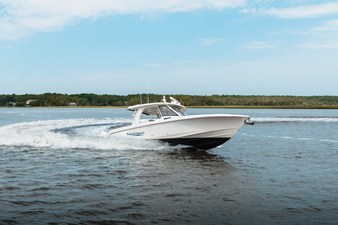 Boston Whaler 350 REALM 25 2021 Boston Whaler 350 REALM 26