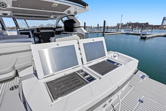 Cruisers Yachts 50 GLS OB 8 2026 Cruisers Yachts 50 GLS OB 9