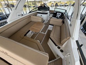 Sea Ray 270 SDX 7 2024 Sea Ray 270 SDX 8