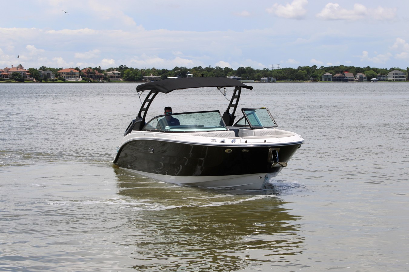 2026 Sea Ray SDX 270 Outboard 6