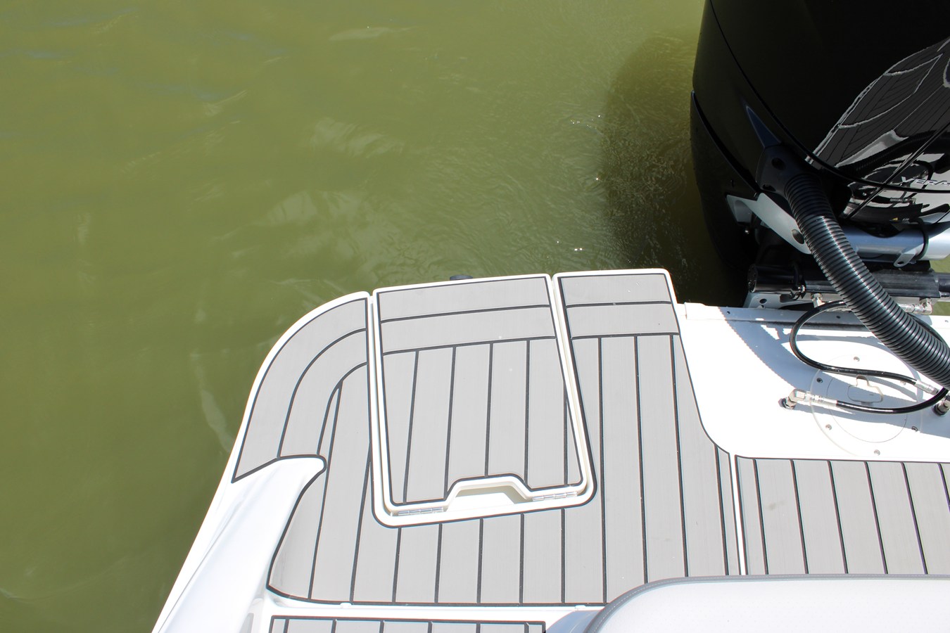 2026 Sea Ray SDX 270 Outboard 27