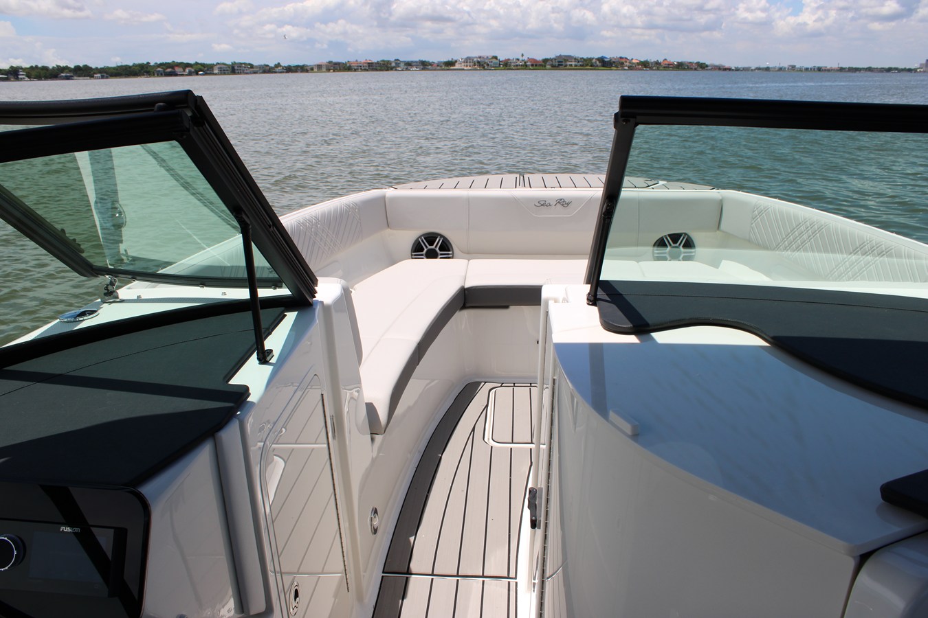 2026 Sea Ray SDX 270 Outboard 42