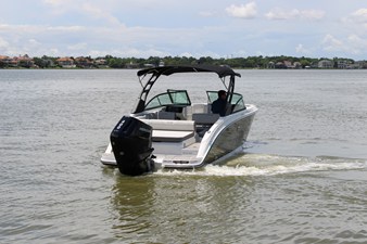 Sea Ray SDX 270 Outboard 9 2026 Sea Ray SDX 270 Outboard 10