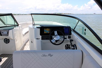 Sea Ray SDX 270 Outboard 33 2026 Sea Ray SDX 270 Outboard 34