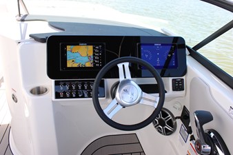 Sea Ray SDX 270 Outboard 36 2026 Sea Ray SDX 270 Outboard 37