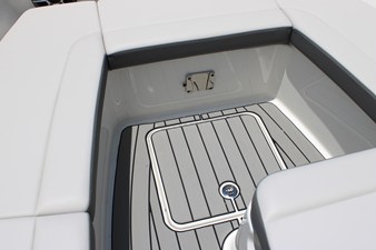 Sea Ray SDX 270 Outboard 46 2026 Sea Ray SDX 270 Outboard 47