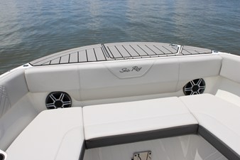 Sea Ray SDX 270 Outboard 47 2026 Sea Ray SDX 270 Outboard 49