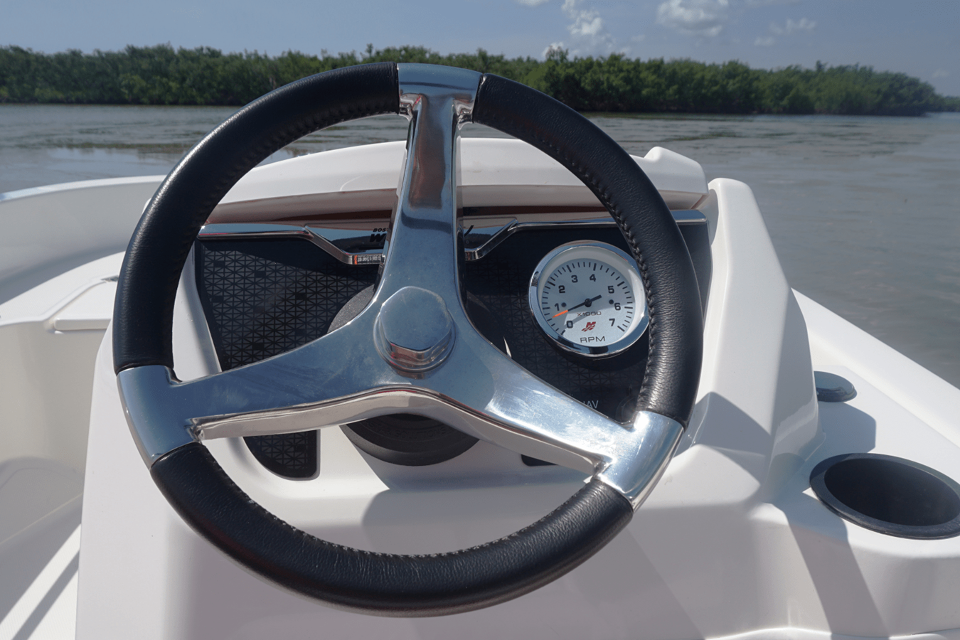 2027 Boston Whaler 130 Super Sport 33