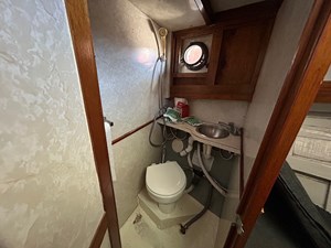 Gerri Rig 17 V-Berth Enclosed Head