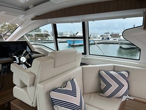 Cruisers Yachts 42 Cantius 31 2026 Cruisers Yachts 42 Cantius 32