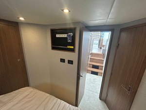 Cruisers Yachts 42 Cantius 57 2026 Cruisers Yachts 42 Cantius 58