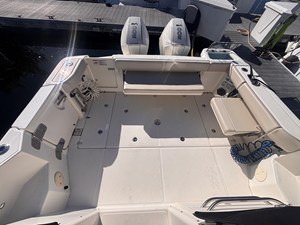 Boston Whaler 325 CONQUEST 8 2023 Boston Whaler 325 CONQUEST 9