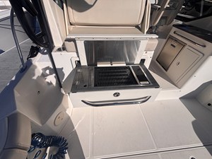 Boston Whaler 325 CONQUEST 11 2023 Boston Whaler 325 CONQUEST 12