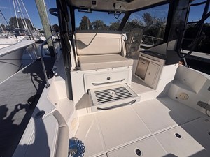Boston Whaler 325 CONQUEST 12 2023 Boston Whaler 325 CONQUEST 13