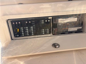 Boston Whaler 325 CONQUEST 31 2023 Boston Whaler 325 CONQUEST 32