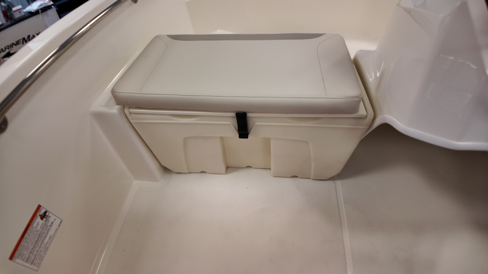 2027 Boston Whaler 160 Super Sport 15