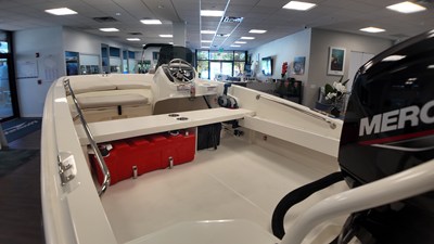 Boston Whaler 160 Super Sport 10 2027 Boston Whaler 160 Super Sport 11
